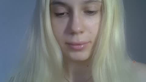 DitaMilton online show from 04-10-26, 02:55