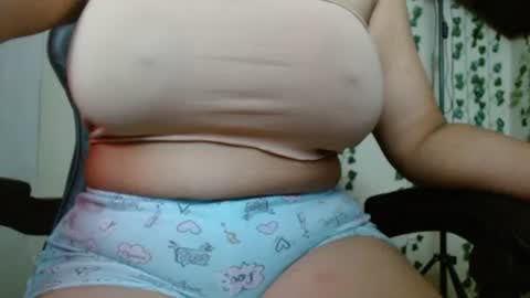 Snapshot of divadirty chatting on 03-09-25, 12:09 Mari online show from 03-09-25, 12:09