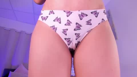 Snapshot of divine_madness chatting on 07-25-26, 05:16 AKITA MEW MEW Follow online show from 07-25-26, 05:16