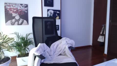 Hera online show from 10-31-25, 12:50