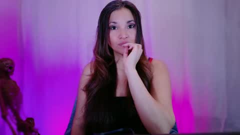 Snapshot of divinelynn chatting on 02-03-25, 01:51 DivineLynn online show from 02-03-25, 01:51