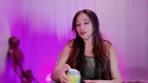 Snapshot of divinelynn chatting on 02-07-25, 12:28 DivineLynn online show from 02-07-25, 12:28