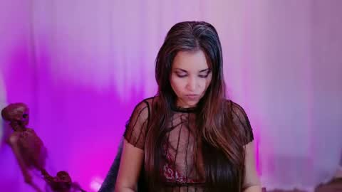 Snapshot of divinelynn chatting on 02-09-25, 06:26 DivineLynn online show from 02-09-25, 06:26