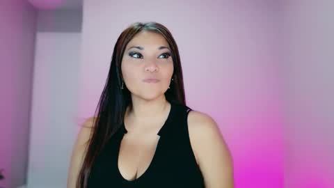 Snapshot of divinelynn chatting on 10-31-25, 04:52 DivineLynn online show from 10-31-25, 04:52