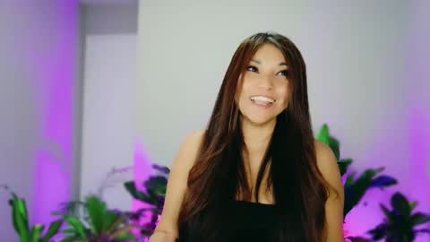 DivineLynn online show from 11-26-25, 04:19