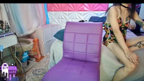 Jade Divyne online show from 12-21-24, 10:39