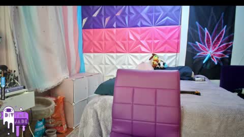 Jade Divyne online show from 12-24-24, 07:49