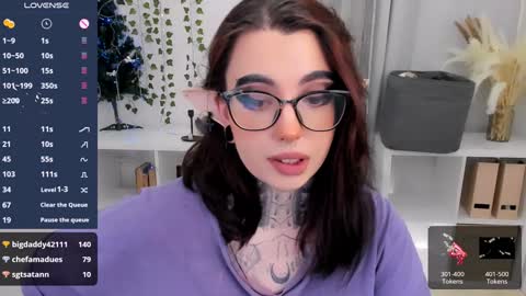 dixipixi_ online show from 12-19-24, 01:29