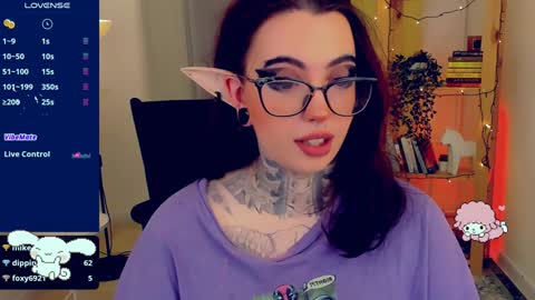 dixipixi_ online show from 01-05-25, 08:43