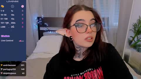 dixipixi_ online show from 01-11-25, 08:43