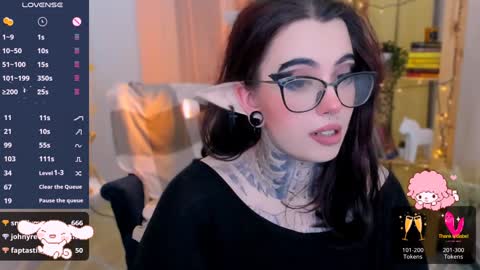 dixipixi_ online show from 01-18-25, 11:54