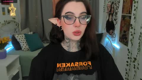 dixipixi_ online show from 02-02-25, 05:32