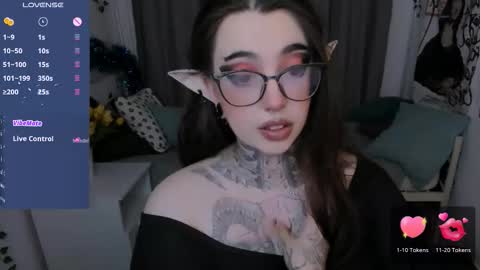 dixipixi_ online show from 01-10-26, 05:42