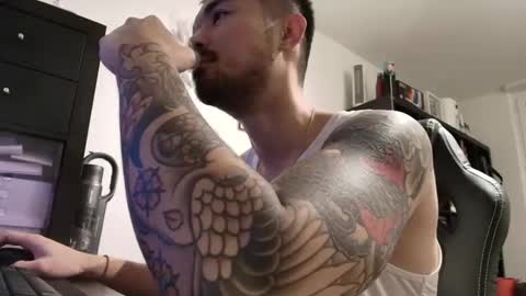 Snapshot of dixonhuang chatting on 09-23-25, 06:00 D online show from 09-23-25, 06:00