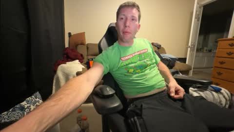 Snapshot of dizzyash chatting on 02-05-26, 03:00 Hansel and Gretle online show from 02-05-26, 03:00