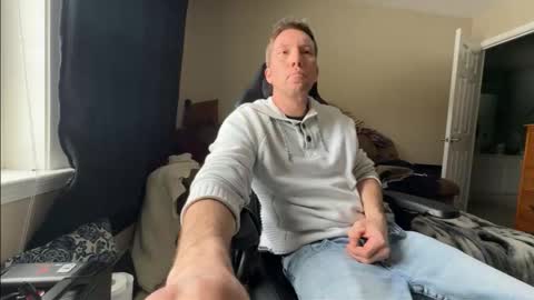 Snapshot of dizzyash chatting on 02-05-26, 08:02 Hansel and Gretle online show from 02-05-26, 08:02