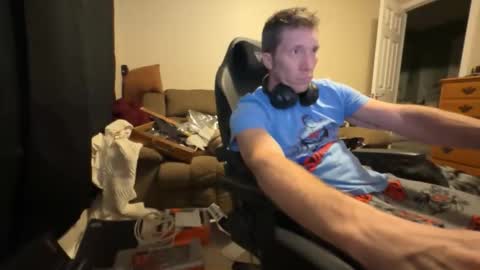 Snapshot of dizzyash chatting on 02-13-26, 03:35 Hansel and Gretle online show from 02-13-26, 03:35