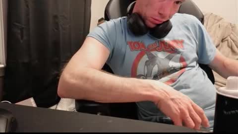 Snapshot of dizzyash chatting on 02-14-26, 11:34 Hansel and Gretle online show from 02-14-26, 11:34