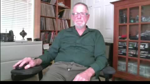 Snapshot of doctorfine4 chatting on 04-01-26, 10:51 Doctor Fine online show from 04-01-26, 10:51