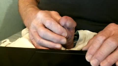 Snapshot of docwanker chatting on 06-20-26, 04:15 Doc online show from 06-20-26, 04:15