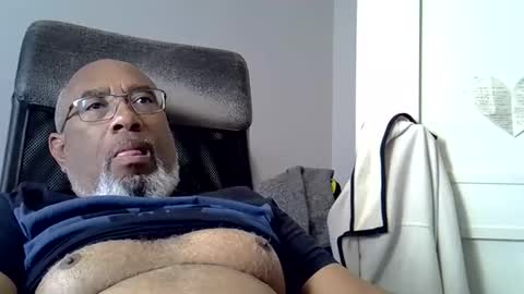 Snapshot of dofrank969 chatting on 06-04-26, 04:35 dofrank969 online show from 06-04-26, 04:35