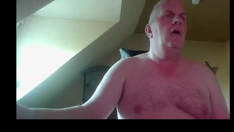 doggy2629 online show from 04-11-26, 06:40