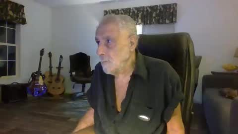 dogluc7 online show from 12-04-24, 05:49