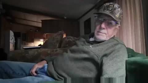 Snapshot of doingmyself69 chatting on 05-28-26, 02:14 doingmyself69 online show from 05-28-26, 02:14