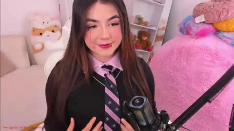 Snapshot of dolce_antonellaa chatting on 03-17-26, 01:10 antonella online show from 03-17-26, 01:10