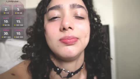 Snapshot of doll4you_ chatting on 12-16-24, 08:31 Alice y Ros online show from 12-16-24, 08:31