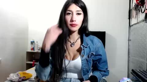 Snapshot of doll_sary chatting on 02-22-25, 08:40 Catherine XXX online show from 02-22-25, 08:40