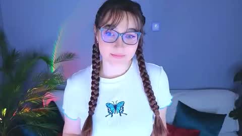 Tessa online show from 09-29-25, 03:28