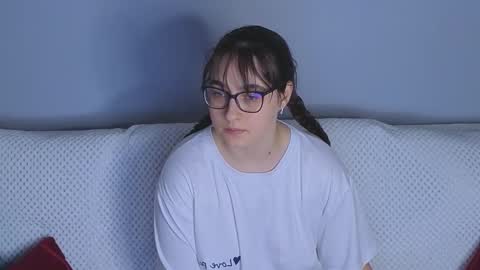 Tessa online show from 11-23-25, 04:07