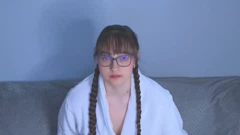Tessa online show from 05-22-26, 03:57