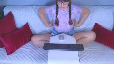 Tessa online show from 07-08-26, 04:11