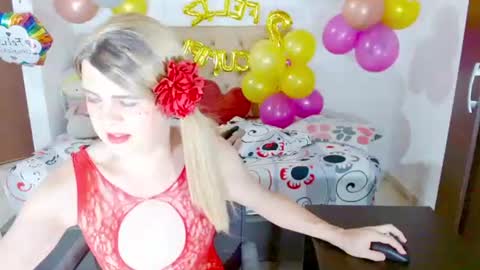 Snapshot of dolldirtyxxx1 chatting on 08-02-26, 02:43 ilona online show from 08-02-26, 02:43
