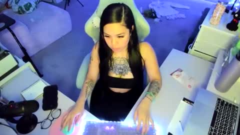 DOLLLFACE online show from 02-03-26, 05:38