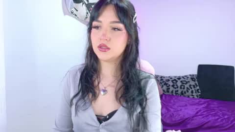 Isabela   Independet model 3 online show from 05-18-26, 01:13