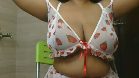 dolly_2 online show from 06-28-26, 04:07