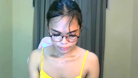 Snapshot of dolly_angel2 chatting on 12-06-24, 03:44 dolly_angel2 online show from 12-06-24, 03:44