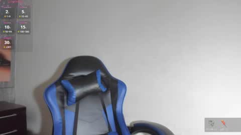 Snapshot of dolly_boob chatting on 07-07-26, 06:47 dolly_boob online show from 07-07-26, 06:47