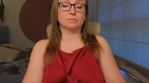 DOM MUMMY online show from 04-01-26, 05:41