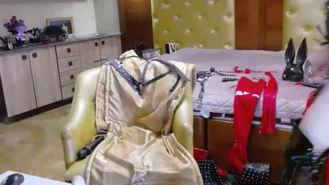 Snapshot of domcaprisse chatting on 05-08-26, 11:37 domcaprisse online show from 05-08-26, 11:37