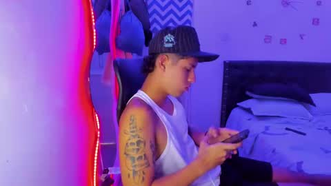 Snapshot of domi_master chatting on 01-29-25, 12:33 MASTER online show from 01-29-25, 12:33