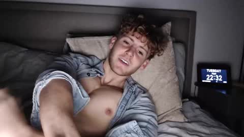 Alex...  online show from 11-11-25, 10:32