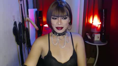 Snapshot of dominantrix_diannaxxx chatting on 09-20-25, 04:46 diana online show from 09-20-25, 04:46