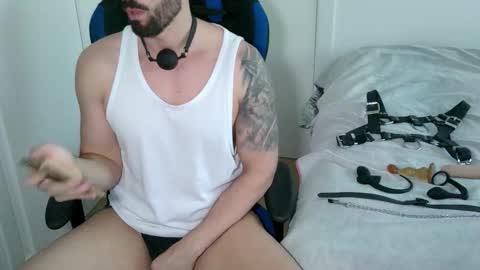 Snapshot of dominatedtitan chatting on 01-18-26, 04:44 DominatedTitan online show from 01-18-26, 04:44