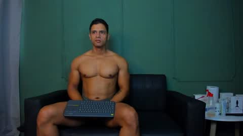 Dominc berry online show from 06-10-26, 12:26