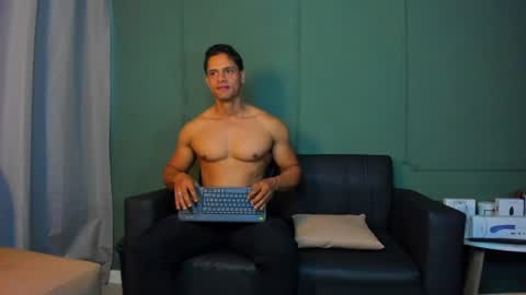 Dominc berry online show from 07-25-26, 12:36