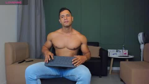 Snapshot of domincrodriguez_119 chatting on 03-30-26, 12:06 domincrodriguez_119 online show from 03-30-26, 12:06